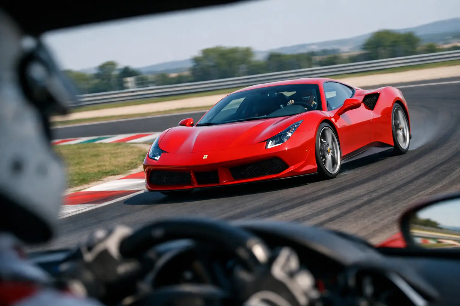 Guidare Ferrari in pista: tecnica e controllo