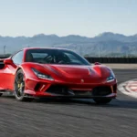 Guidare supercar in pista con controllo